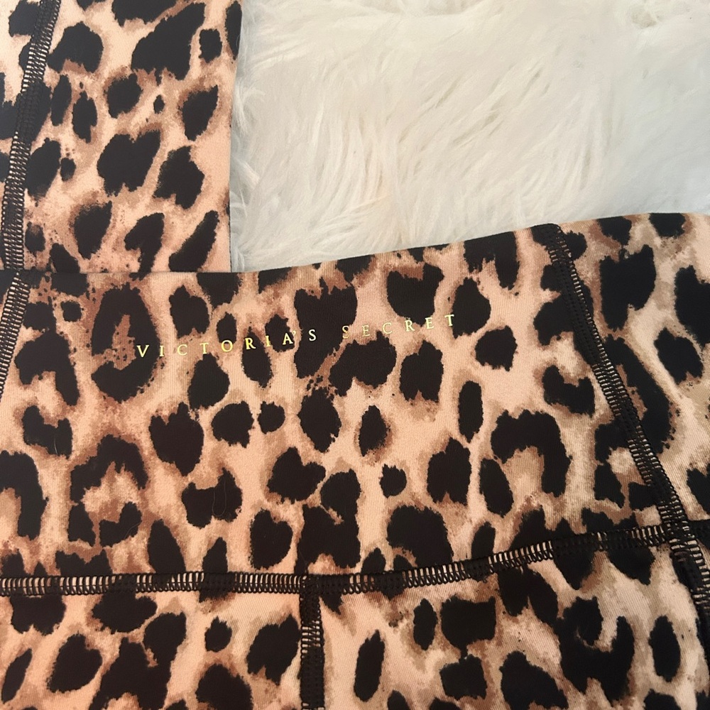 Victoria Secret Leopard Print Leggings Polyester Stretch Women's Size 4 Active - Picture 6 of 11